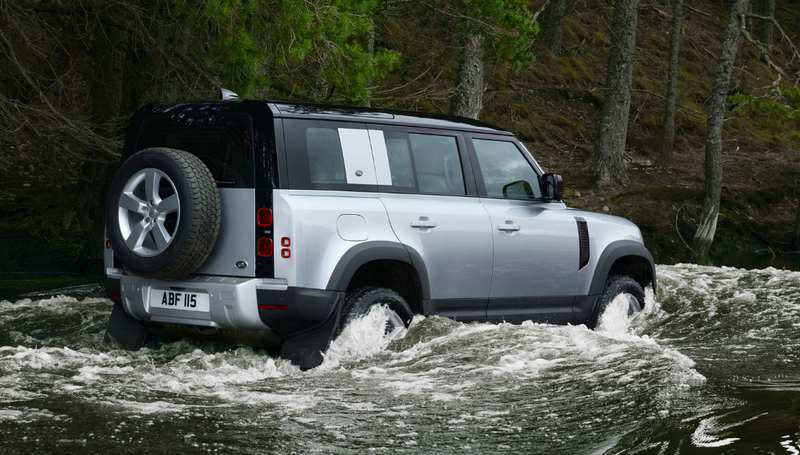 Illustration for article titled Let's Discuss The 2020 Land Rover Defender's Wild New Taillights